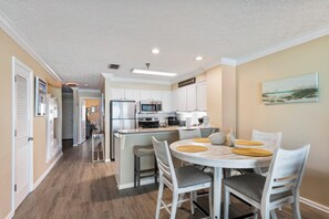 Dining - Your happy place at the BEACH awaits! 113 Destin Seafarer (Destin)