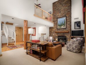 TV, fireplace
