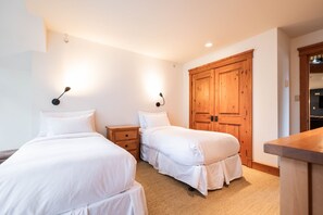 3 chambres, fer et planche à repasser, accès Internet, draps fournis