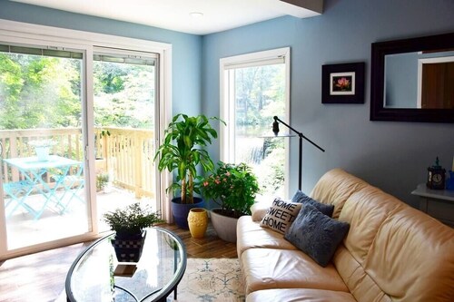 Waterfall Cottage - Romantic Luxury Escape - nearby hiking, wineries and skiing