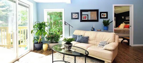 Waterfall Cottage - Romantic Luxury Escape - nearby hiking, wineries and skiing