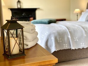 4 Schlafzimmer, BĂŒgeleisen/BĂŒgelbrett, WLAN, BettwĂ€sche