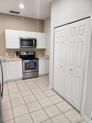 Oven, paper towels