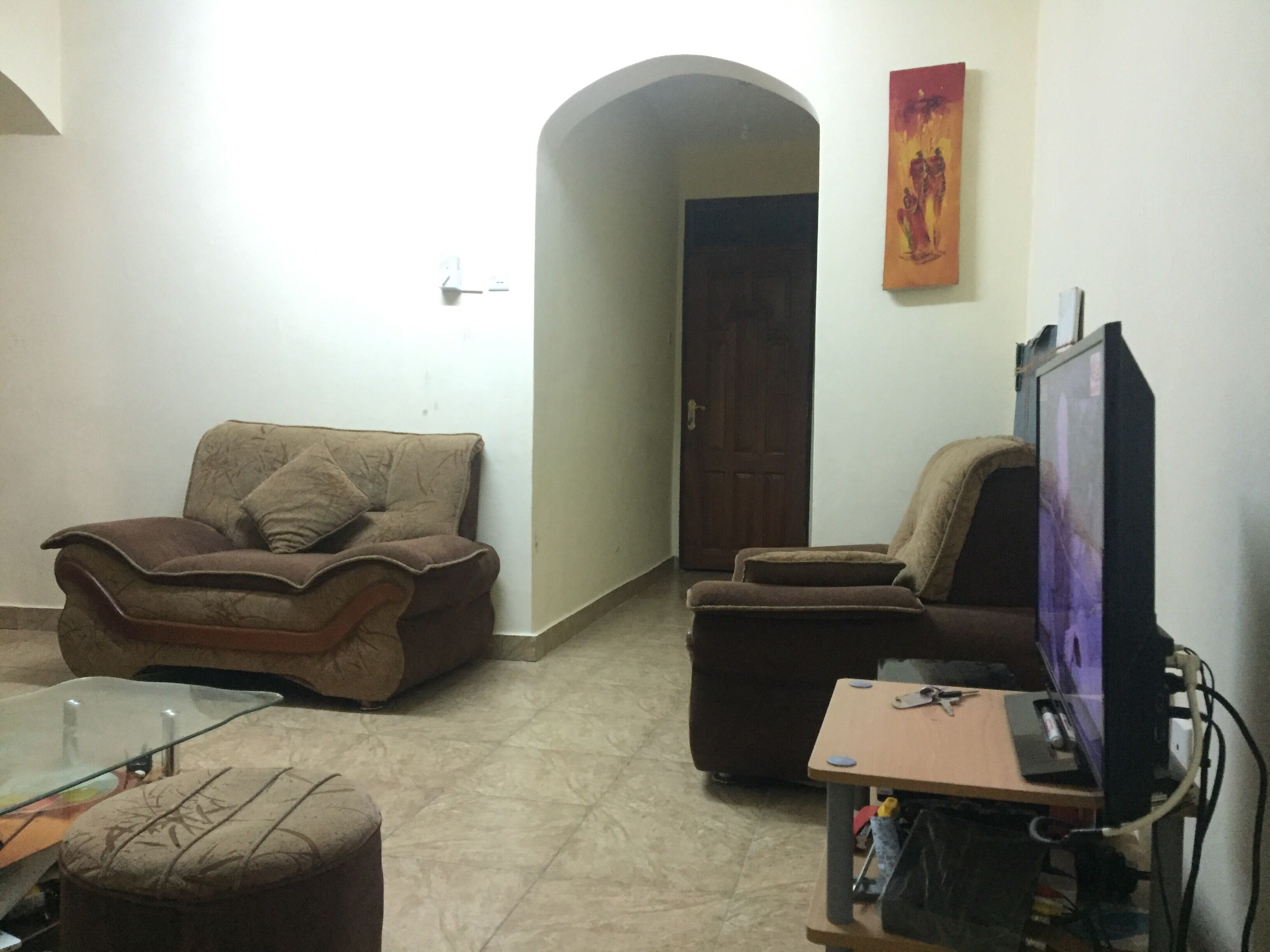 Een televisie, videogames en een dvd-speler