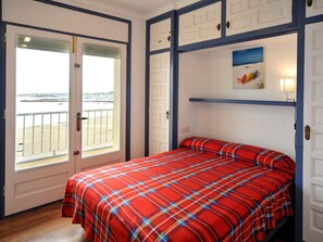 2 bedrooms, iron/ironing board, Internet, bed sheets