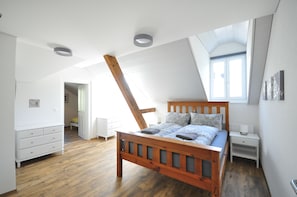 2 habitaciones, tabla de planchar con plancha, cuna de viaje y wifi