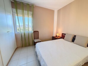 2 Schlafzimmer, Bügeleisen/Bügelbrett, WLAN