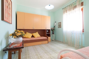 2 chambres, fer et planche Ă repasser, Wi-Fi gratuit, draps fournis