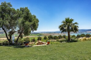Property grounds - Alterhome Cortijo Sierra y Lago - Andalusian Paradise (Arcos de la Frontera)