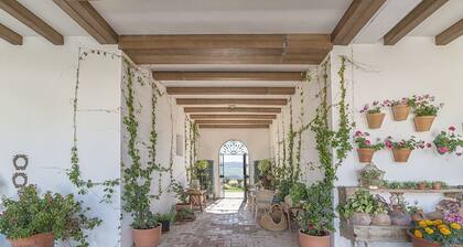 Alterhome Cortijo Sierra y Lago - Andalusian Paradise