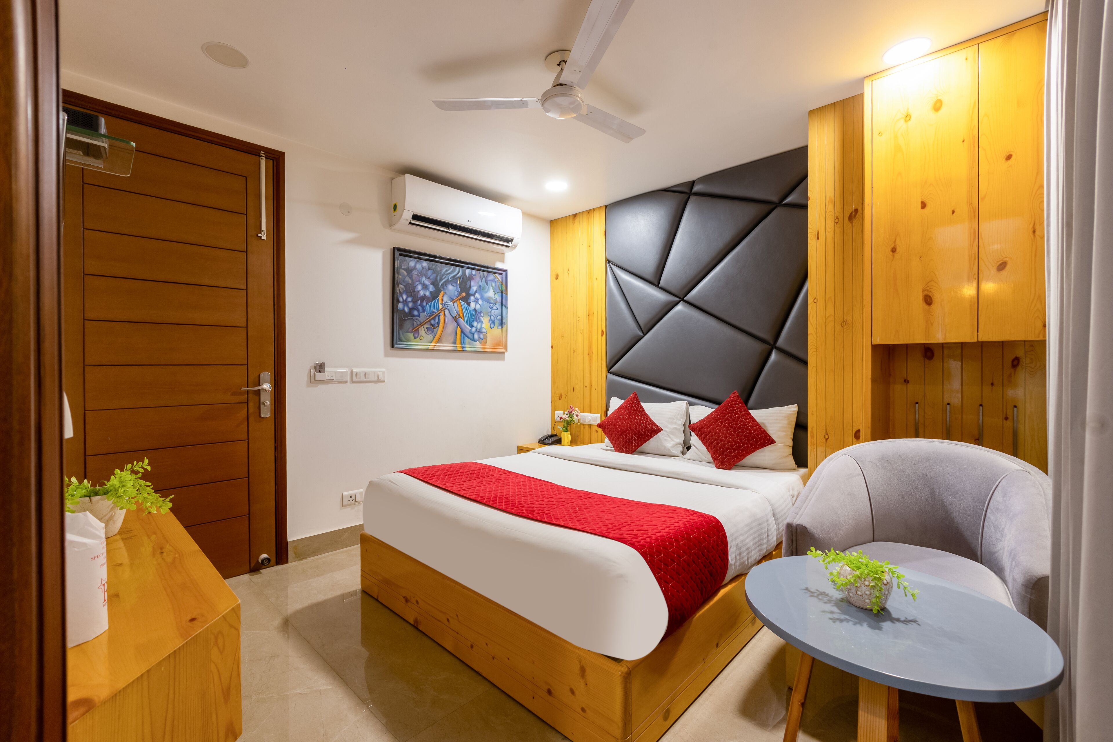 Photo - RR Residency