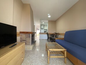 Télévision, cheminée