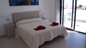 3 slaapkamers, een strijkplank/strijkijzer, reisbedje, gratis wifi