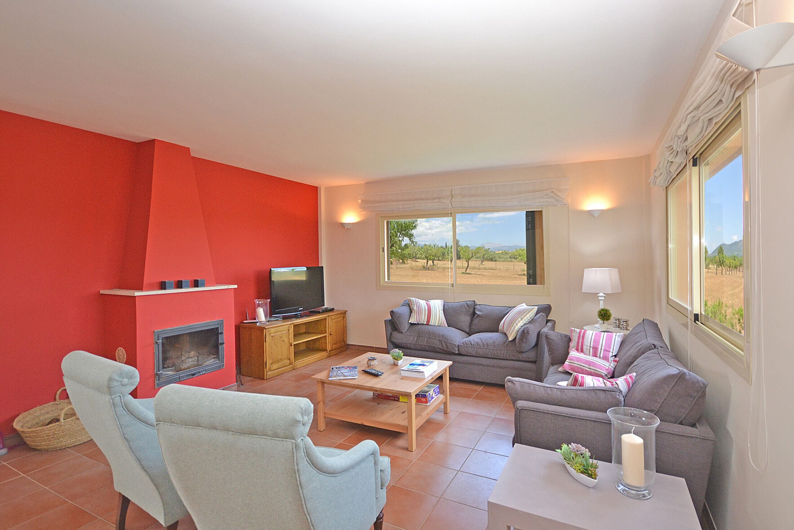 Televisie en een open haard