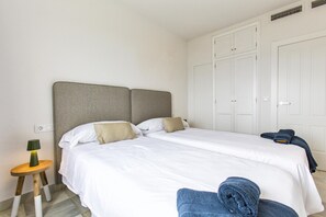 4 habitaciones, tabla de planchar con plancha y wifi gratis 