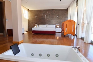4 camere, ferro/asse da stiro, Wi-Fi gratuito, lenzuola