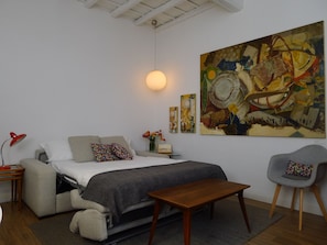 1 slaapkamer, een strijkplank/strijkijzer, internet, beddengoed