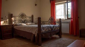 5 Schlafzimmer, Bügeleisen/Bügelbrett, kostenloses WLAN, Bettwäsche