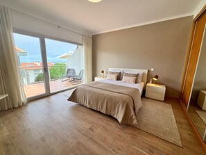 3 chambres, fer et planche à repasser, Wi-Fi gratuit, draps fournis