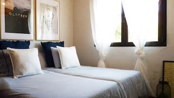 4 slaapkamers, een strijkplank/strijkijzer, gratis wifi, beddengoed