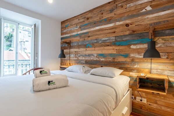 Iron/ironing board, free WiFi, bed sheets