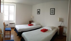 2 quartos, ferros/tábuas de passar roupa, Wi-Fi de cortesia