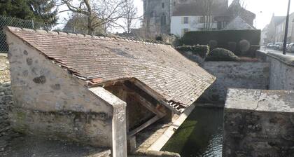 Maison 3 personnes, 2 chambres en centre ville. Tout confort