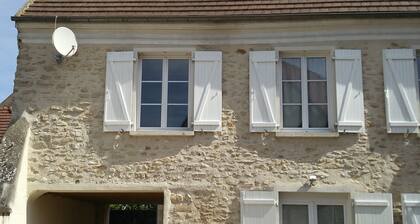 Maison 3 personnes, 2 chambres en centre ville. Tout confort