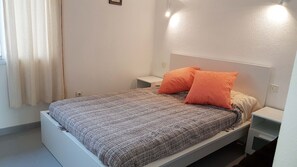 2 chambres, fer et planche Ă repasser, Wi-Fi gratuit, draps fournis