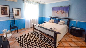 5 chambres, fer et planche à repasser, lit parapluie, Wi-Fi gratuit