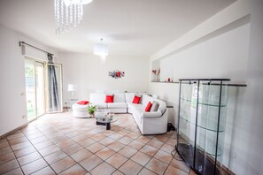 Smart TV, fireplace, video games