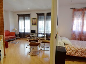 1 bedroom, iron/ironing board, Internet, bed sheets - Wonderful apartment in Madrid (Madrid)