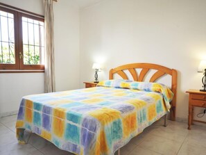 2 chambres, fer et planche à repasser, accès Internet, draps fournis