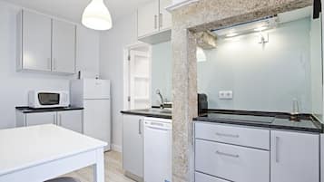 Kühlschrank, Mikrowelle, Geschirrspüler