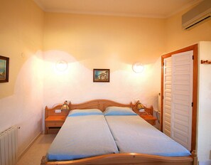 4 habitaciones, tabla de planchar con plancha y wifi gratis 