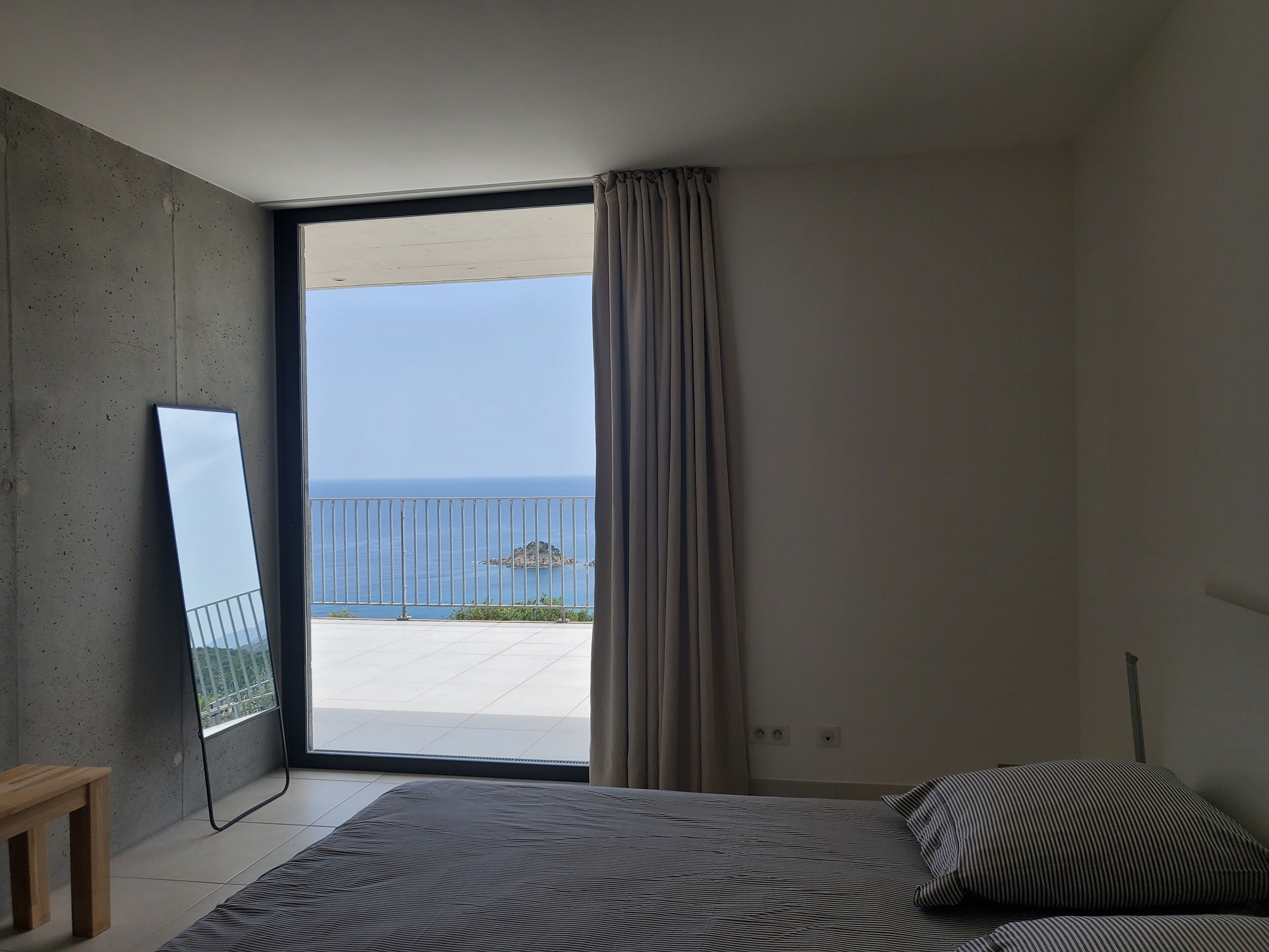 3 bedrooms, iron/ironing board, travel crib, free WiFi