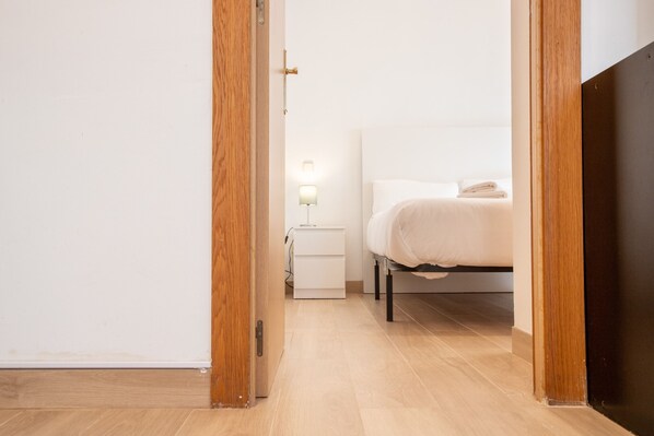 1 bedroom, free WiFi, bed sheets - Ifema- Stay with connection to Ifema & airport (Madrid)