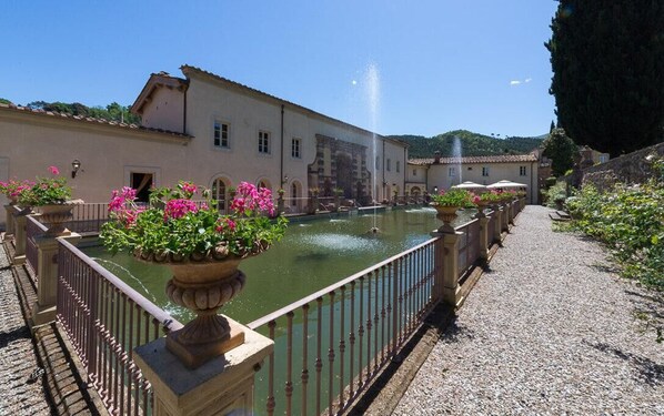 Property grounds - BORGO BERNARDINI . (Capannori)