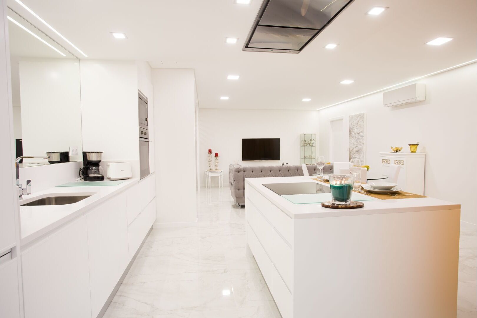 Frigorifero, microonde, forno, lavastoviglie