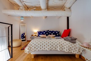 2 Schlafzimmer, Schreibtisch, Bügeleisen/Bügelbrett, kostenloses WLAN