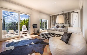 5 soverom, strykejern/-brett, reiseseng for barn og wi-fi (inkludert)