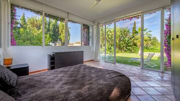5 bedrooms, iron/ironing board, travel crib, free WiFi