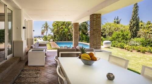  Schöne sonnige Villa mit Pool und Meerblick Marbella (ELVIRIA)