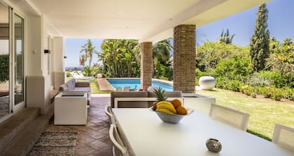 Beautiful sunny villa with pool and sea views Marbella (ELVIRIA)