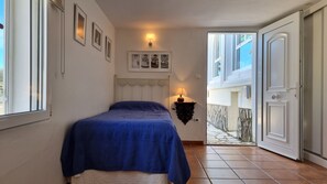 4 chambres, fer et planche à repasser, Wi-Fi gratuit, draps fournis