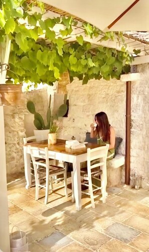 Outdoor dining