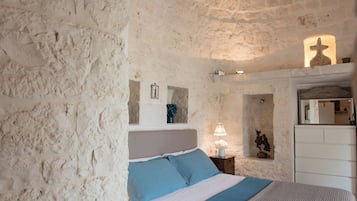 2 bedrooms, in-room safe, travel crib, WiFi