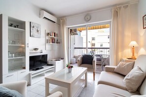 TV - Corona 204 Apartment by Casasol (Nerja)