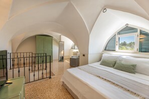 4 bedrooms, iron/ironing board, travel crib, free WiFi