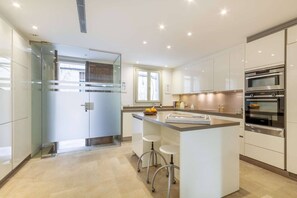 Fridge, microwave, oven, stovetop - Can Aloy by Balearic Villas (Pollensa)